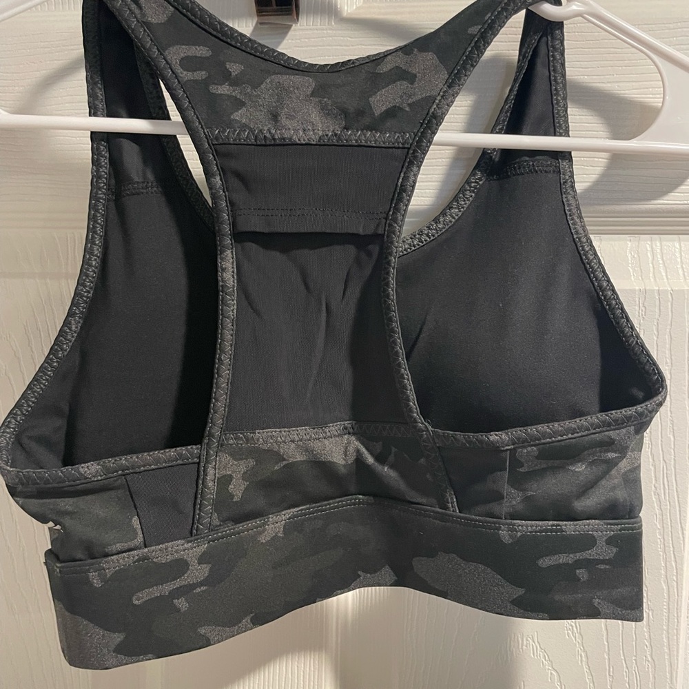 Fabletics Sports Bra - Picture 4 of 4